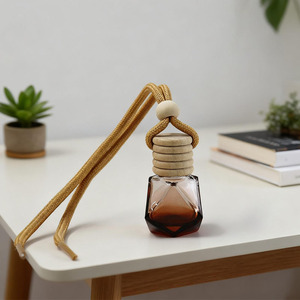 8Ml Cao Cấp Màu Đen Cap Xe Làm Mát Không Khí Rỗng Chai Thủy Tinh Vuông Treo Tinh Dầu Khuếch Tán Xe Trang Trí Nội Thất - Product Image 3