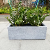 Jardinière rectangulaire moderne en béton pour extérieur, pot de fleurs au design minimaliste pour plantes et verdure