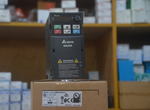 VFD-MS300 ของแท้ 2 แรงม้า 1.5 กิโลวัตต์ 480 โวลต์ 4.2 แอมป์ H VFD4A2MS43AFSAA คอมเพรสเซอร์/มอเตอร์แบบเฟสเดียว/สามเฟส ขนาดกะทัดรัด รับประกัน 12 เดือน - Product Image 1