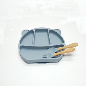 Assiette en silicone épaissie de qualité supérieure pour bébé et enfant, avec ventouse intégrée, pour l'apprentissage de la diversification alimentaire et l'alimentation fractionnée - Product Image 4