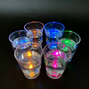 酒吧夜店用品60ML塑料亮起酒杯彩色闪光Led射杯LED射杯