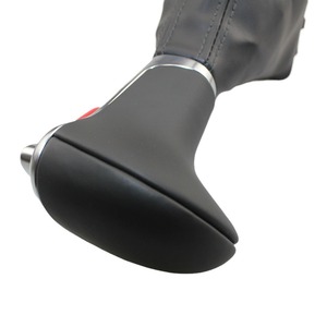 หัวเกียร์รถยนต์ออดี้ หนังสีดำ ออกแบบตามหลักสรีรศาสตร์ สำหรับเกียร์อัตโนมัติ รุ่น FCXN-C09 - Product Image 5