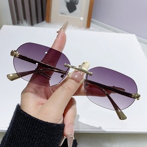 Gafas de Sol Ovaladas sin Montura, Lentes Degradadas, Protección UV400, Ligeras, Casuales para Mujer, 2025 - Product Image 3