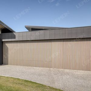 <span class=keywords><strong>Porte</strong></span> <span class=keywords><strong>de</strong></span> <span class=keywords><strong>garage</strong></span> moderne électrique horizontale en aluminium à grille bois, finition roulante, vente directe usine pour villas et maisons - Product Image 4