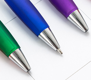 Stylo à bille en plastique de haute qualité avec grip en caoutchouc souple, impression personnalisée du logo - Product Image 4