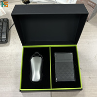 Boîte rigide noire de luxe à couvercle rabattable avec gaufrage et revêtement UV, emballage personnalisé pour souris d'ordinateur et tapis de souris (matériaux recyclés)