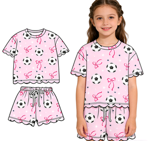 Conjunto de Camiseta y Pantalones Cortos para Bebés Niñas con Estampado de Fútbol, Estilo Casual y Bonito, con Bordes Festoneados - Product Image 4