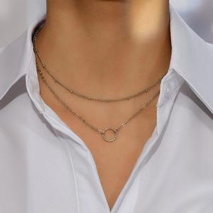 Collana a strati con ciondolo a cerchio da donna, gioielli minimalisti a catena multipla per tutti i giorni - Product Image 2