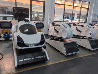 Machine d'arcade 9D VR Space Racing à mouvement dynamique avec structure métallique pour centres de jeux et centres commerciaux, prise en charge de l'anglais