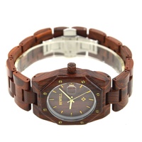 Montre-bracelet en bois de santal rouge pour homme, design unique, décontractée, nouvelle mode, montres à aiguilles, affichage du cadran, 40 mm, fabriquée en Chine