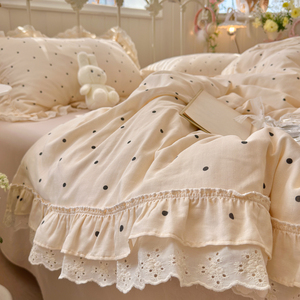 Ensemble quatre pièces en dentelle à pois ondulés en coton français - Product Image 4