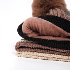 Hot Selling Unisex <b>Pom</b> <b>Pom</b> Jacquard Knitted Acrylic Toques Custom logo Winter Knit <b>Beanie</b> Hat - Product Image 2