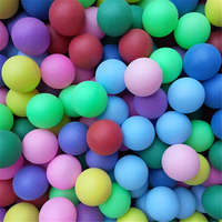 Balles de ping-pong colorées sans couture, balles de tennis de table en plastique de couleurs mélangées pour les jeux de bingo, les loteries et les fournitures de fête