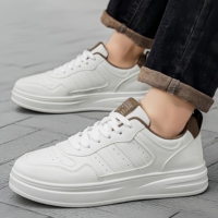 Chaussures de sport décontractées pour hommes, prix de gros, respirantes et polyvalentes, chaussures de skateboard, chaussures tendance et de haute qualité