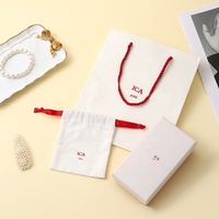 Boîte à bijoux en papier personnalisée A1 pour l'image de marque et l'identité de la boutique, faible MOQ, emballage cadeau en carton avec couvercle et base