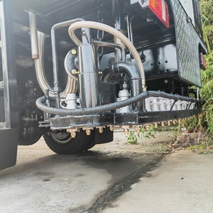 รถบรรทุกจ่ายยางมะตอยอัตโนมัติ เครื่องจ่ายบิทูเมน รถพ่นยางมะตอย ยี่ห้อ Howo Equipment สำหรับงานก่อสร้างถนน - Product Image 6