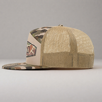 Gorra Trucker de 7 Paneles para Adulto, Estructurada, de Algodón 168, con Parche de Cuero Personalizado con Logotipo, Bordado y Apliques de Camuflaje, Cierre a Presión