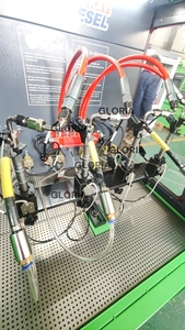 Banc d'essai pour injecteurs <span class=keywords><strong>Common</strong></span> <span class=keywords><strong>Rail</strong></span> CR1020, 4 injecteurs simultanément - Product Image 2