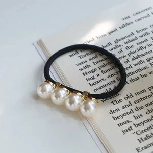 Élégant serre-tête minimaliste en perles pour femmes, idéal pour mariages et soirées, accessoire capillaire durable avec élastique. - Product Image 4