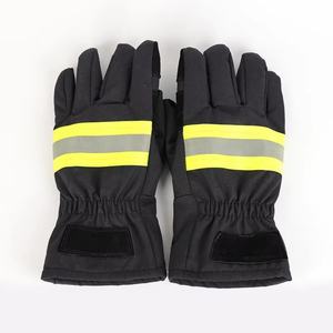 Gants de sécurité ignifuges certifiés 3C - Résistants aux flammes, aux hautes températures et isolants thermiquement - Product Image 2
