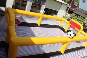 Terrain de football gonflable avec panier de basket pour les jeux sportifs en plein air des enfants, matériau PVC, capacité de 1000 kg - Product Image 6