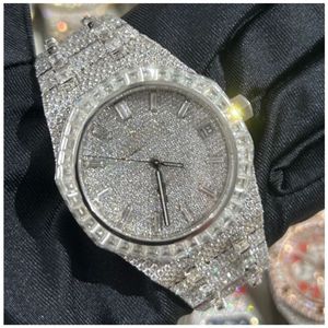 Montre <span class=keywords><strong>de</strong></span> <span class=keywords><strong>luxe</strong></span> pour femme en acier inoxydable avec moissanite, design glacé, affichage analogique, mouvement à quartz, cristal saphir, 42 mm - Product Image 2