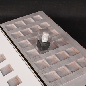 Expositor de Esmalte de Uñas de Madera Ecológico Premium con Logotipo Personalizado y Reutilizable - Product Image 6