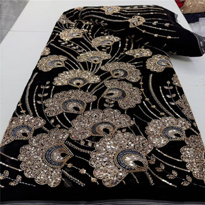 Tissus en dentelle perlée à sequins du Nigeria – Dentelle douce de haute qualité pour robes de mariée nigérianes et tenues de soirée - Product Image 3