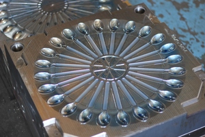 Molde de Inyección de Plástico para Cucharas Desechables de 24 Cavidades, Fabricante Profesional de Moldes de Inyección de Plástico - Product Image 6