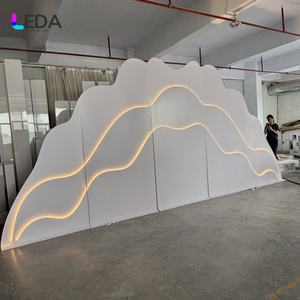 LEDA Superbe mur de fond en acrylique robuste en forme de nuage de qualité supérieure pour mariage et fête. - Product Image 1