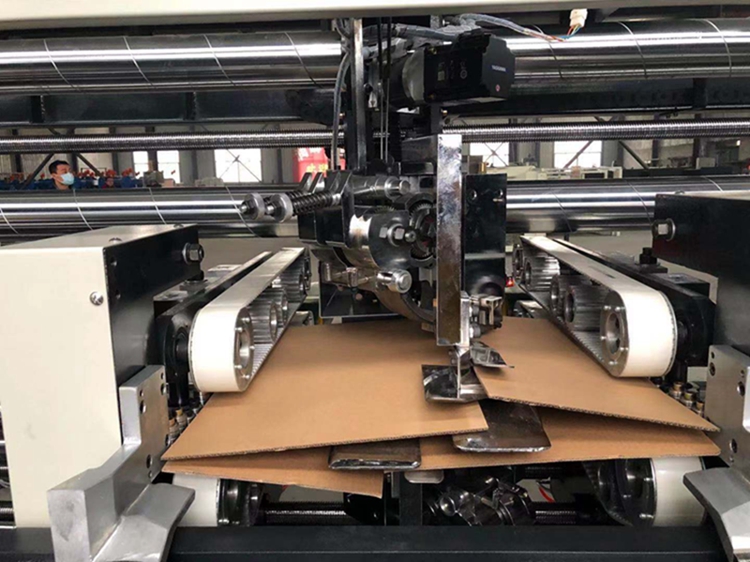 Máquina de costura de la caja de la cartulina del cartón doble semiautomático acanalado de la grapadora