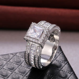 Anello quadrato da donna con design geometrico, anello da dito per uso quotidiano - Product Image 5