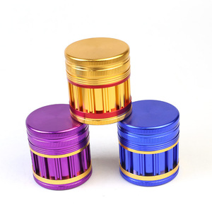 Molino de <span class=keywords><strong>Tabaco</strong></span> Personalizado con Logotipo, Nuevo, con Rayas Verticales, 4 Capas, 63 mm, Aleación de Aluminio, Multicolor, Triturador de Metal para Fumar, Venta al Por Mayor - Product Image 3