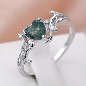 Anello con Design a Cuore e Ramo d'Albero, Stile Naturale per Donne - Product Image 3
