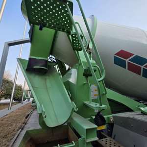 Camion malaxeur à béton Sinotruk HOWO 6X4 de 10 mètres cubes - Product Image 4