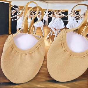 รองเท้าเต้นรำแบบนุ่มสำหรับยิมนาสติก แจ๊ส และบัลเลต์  ทำจากหนังไมโครไฟเบอร์และพื้นรองเท้า PU สำหรับผู้หญิงและเด็กผู้หญิง - Product Image 2