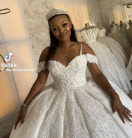 Robe de mariée de luxe scintillante perlée, coupe princesse, épaules dénudées, décolleté cœur, grande taille pour mariée africaine nigériane