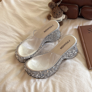 Nouvelles sandales à plateforme transparente polyvalentes à paillettes de style coréen pour l'été 2026, pour femmes de petite taille - Product Image 1