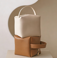 OEM Leder-Kosmetiktasche Quadratisch Geeignet für Frauen Lässige Tragbare Weiche Henkel-Tasche Anpassbare Pendler-Aufbewahrungstasche für den Täglichen Gebrauch