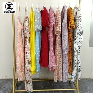 Vente en gros de vêtements d'occasion de qualité supérieure vêtements d'occasion mixtes balles de vêtements coréens - Product Image 2