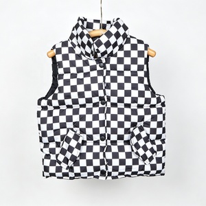 Gilet Invernale KR per Bambini, Giubbotto Imbottito di Alta Qualità con Ricami, Gilet Senza Maniche con Motivo a Scacchi per Ragazzi - Product Image 3