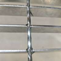Peldaños de Escalera de Acero Galvanizado, Escalones Industriales de Metal