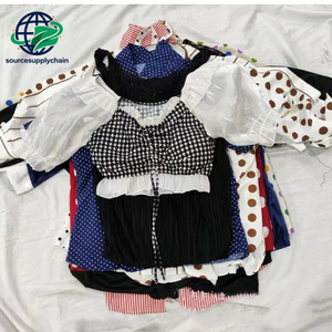 T-shirt da Donna Usate di Seconda Mano, Vendita all'Ingrosso, Stili Estivi alla Moda per Mercati Esteri Globali - Product Image 1