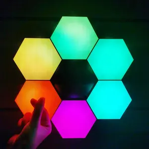 De gros diy led boîte à lumière couleur lampe-6 pièces/ensemble Blanc Hexagone Nano Feuille Aurora Toile Panneau Lumineux Lampes LED Quantique Hexagonale lampe Modulaire
