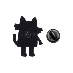 Broches en métal en gros, motifs de chats de dessin animé créatifs et uniques, broches souvenir originales, accessoires en métal pour vêtements - Product Image 6