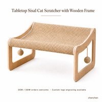 Griffoir pour chat en sisal avec cadre en bois, balançoires en sisal tressé et balles suspendues, lit pour chat d'intérieur