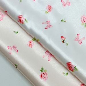 Seda Satén Suave <span class=keywords><strong>de</strong></span> 95GSM con Diseños Personalizados y Bajo MOQ, Impresión Digital por Sublimación, Satén <span class=keywords><strong>Armani</strong></span> para Vestidos y Ropa <span class=keywords><strong>de</strong></span> Dormir - Product Image 2