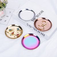 Assiette à bijoux dorée 4 pouces en acier inoxydable Mini bijoux décoratifs en or Plateau rond en métal argent arc-en-ciel Petit plateau de courtoisie