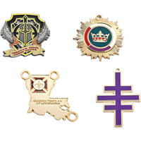 Épinglette personnalisée en émail souple, motif dessin animé avec paillettes, badge métallique, logo imprimé UV, épinglette de revers en émail dur, mignonne, anime, sur mesure