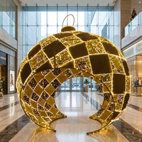 Outdoor Bestseller Lebensgroßer Riesiger Begehbarer Bogen 3D Weihnachten Rote PVC IP65 Maßgefertigte Kugel-Motiv-Lichter
